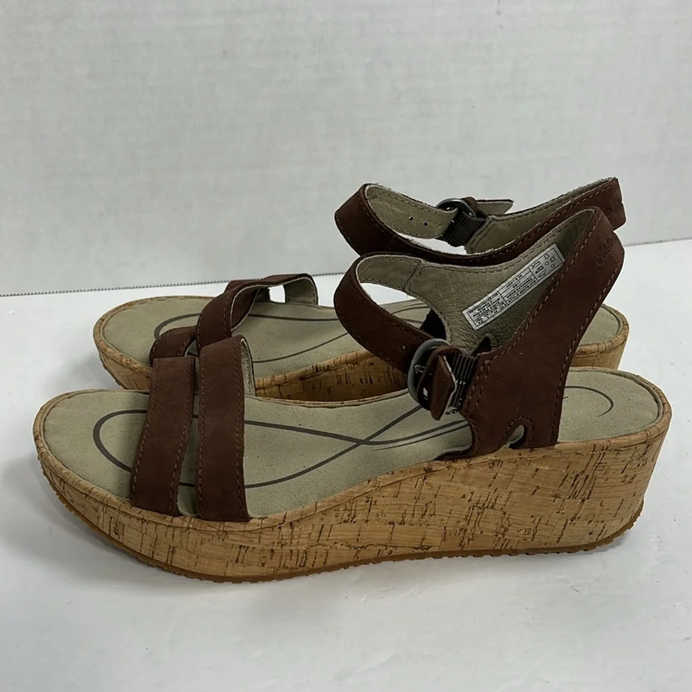 Eddie Bauer Kara ll Wedge Sandal brown size 8.5‎